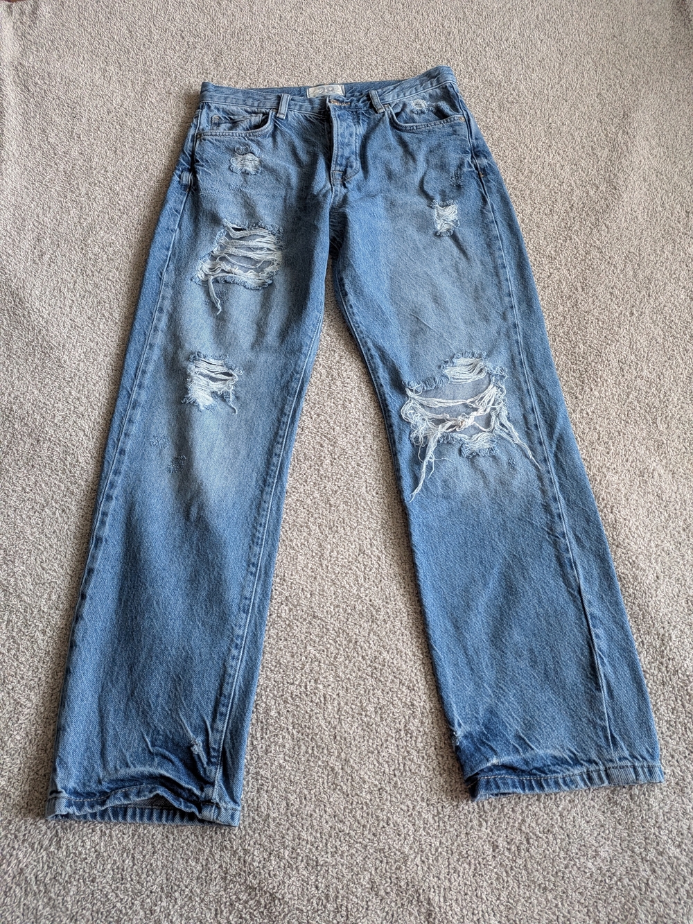 🌼B2G1🌼 We The Free Med Wash Blue Distressed Straight-Leg Jeans